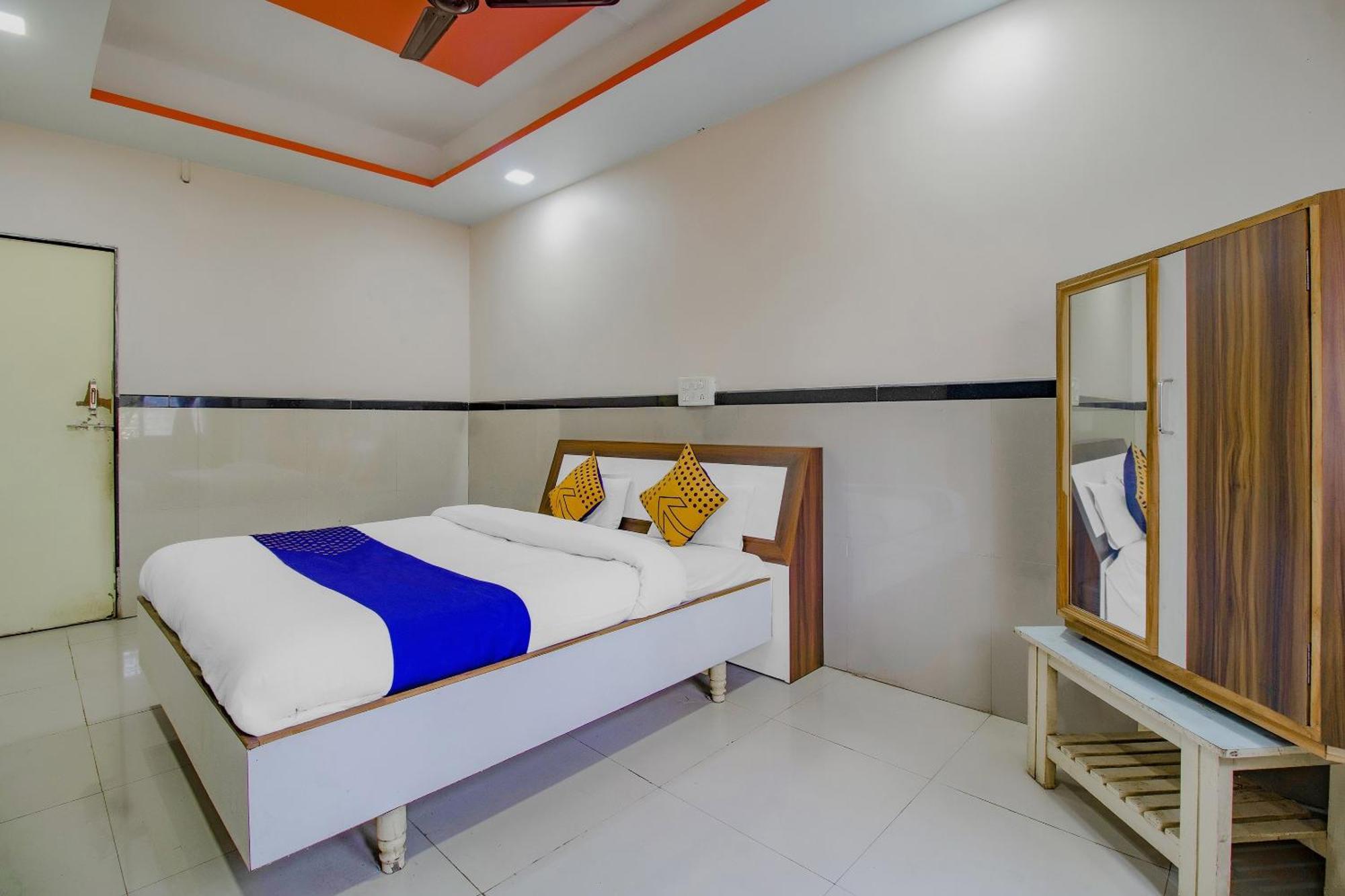 Spot On Indirasagar Executive Kolhapur Exterior foto